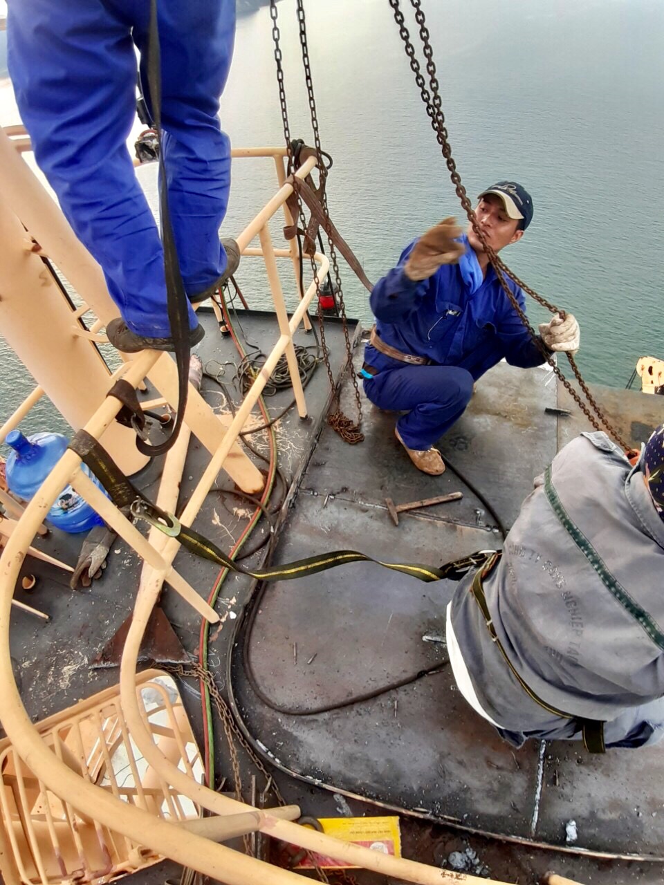SHIP REPAIR SERVICES IN VISSAI PORT - VISSAI VN